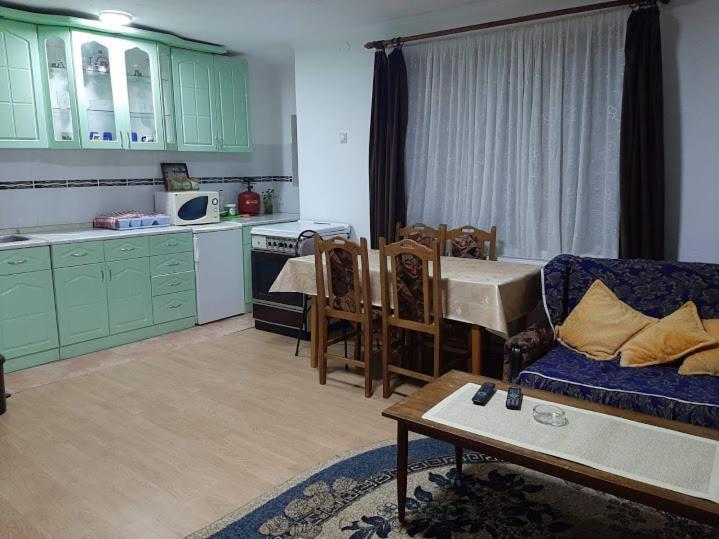 Privatni Smestaj Dobri Dobrosin エクステリア 写真